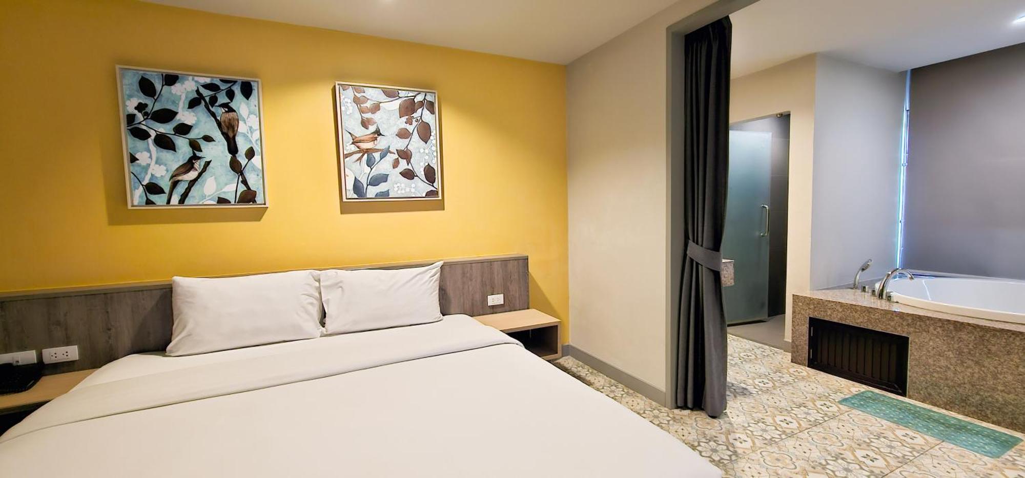 Recenta Suite Phuket Suanluang Eksteriør billede