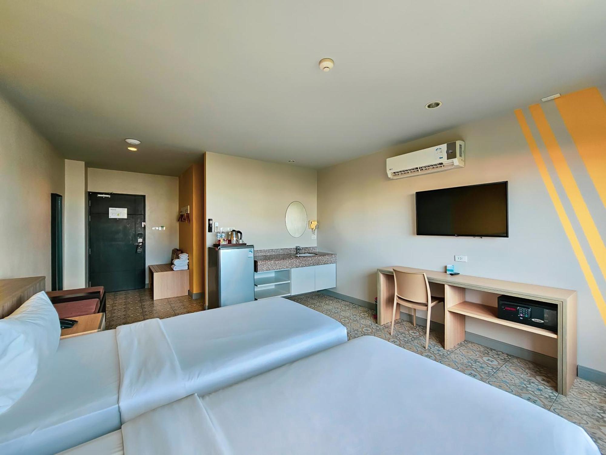 Recenta Suite Phuket Suanluang Eksteriør billede