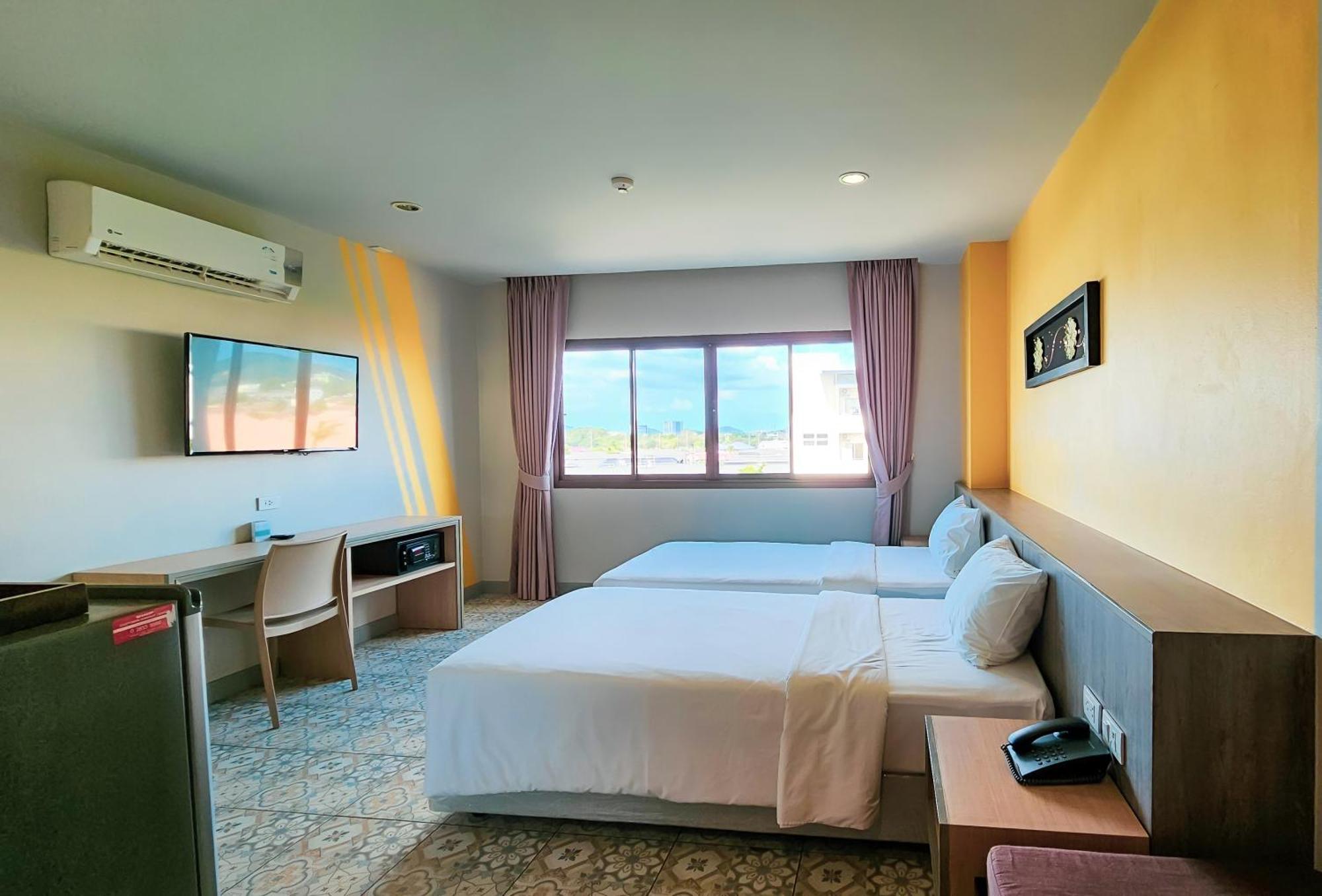 Recenta Suite Phuket Suanluang Eksteriør billede