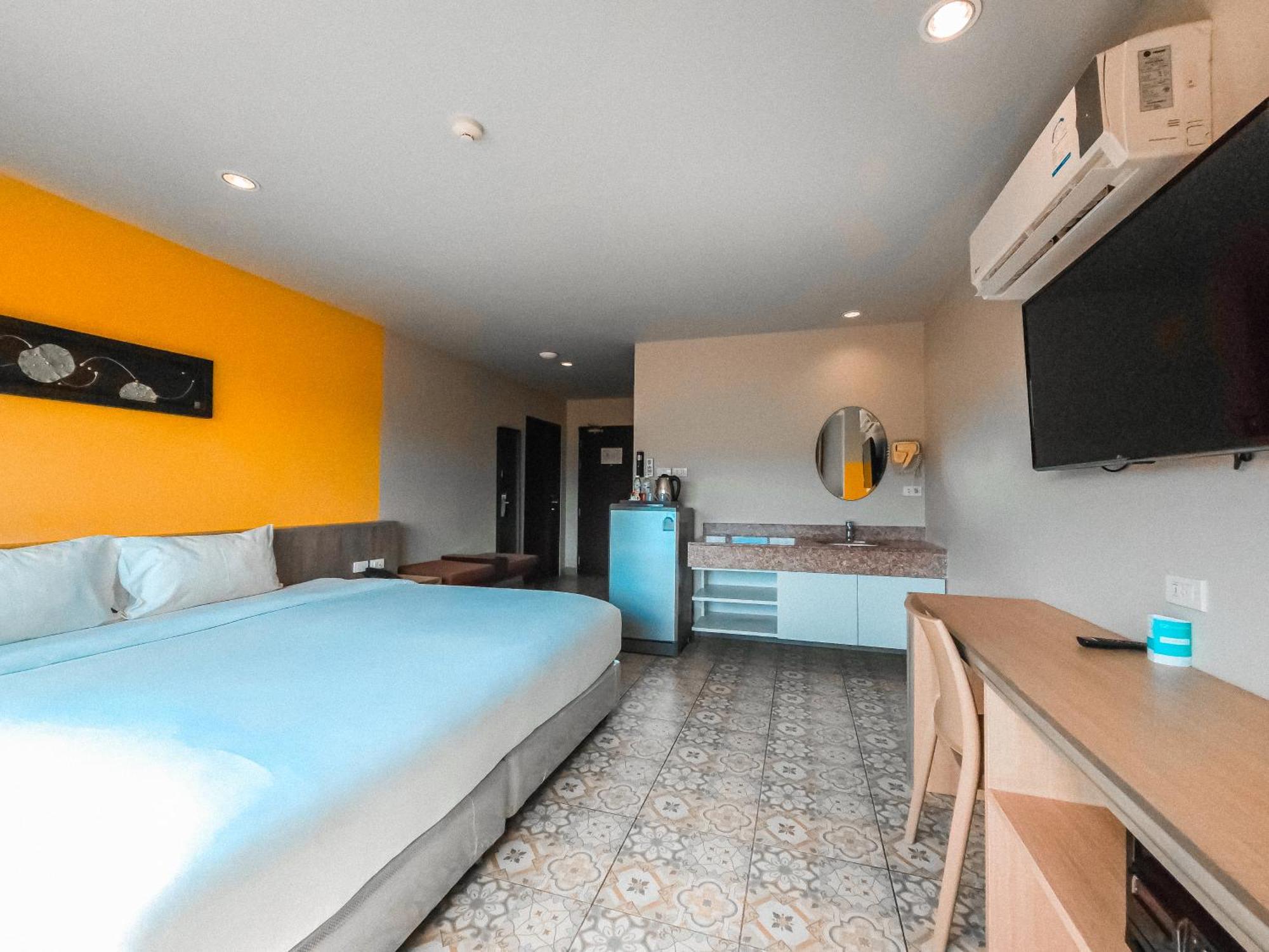 Recenta Suite Phuket Suanluang Eksteriør billede