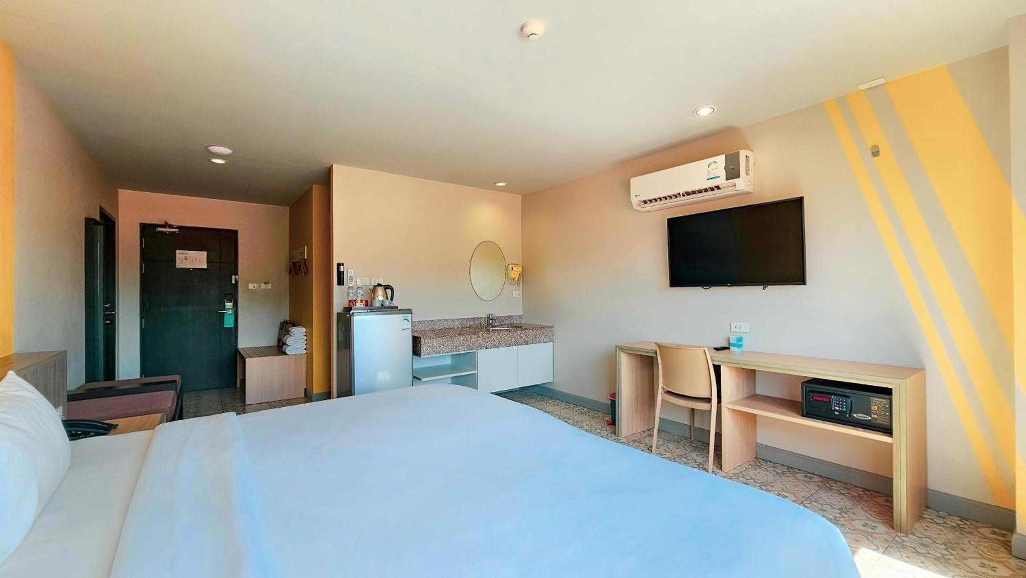 Recenta Suite Phuket Suanluang Eksteriør billede