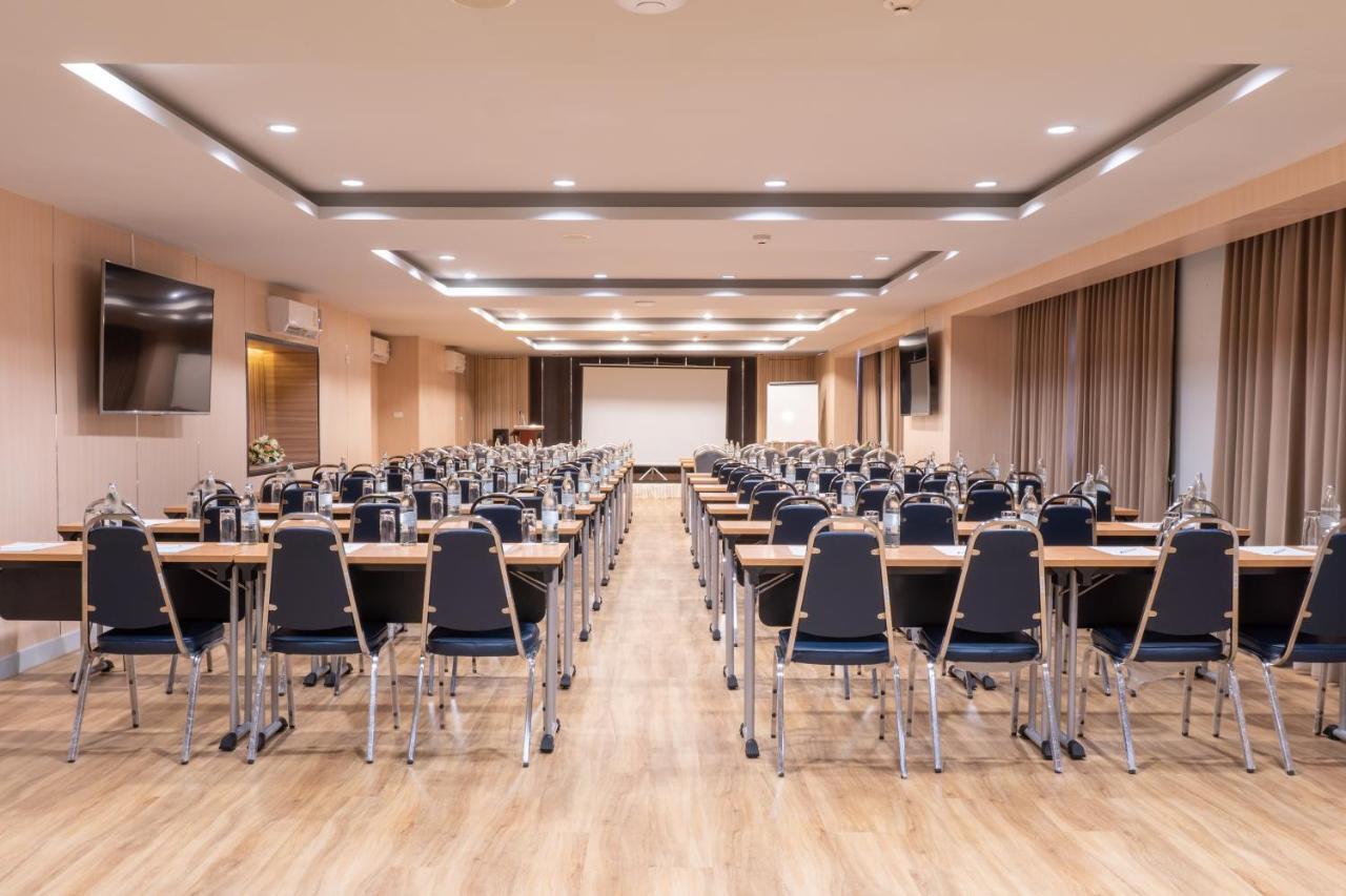 Recenta Suite Phuket Suanluang Eksteriør billede
